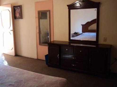 Hotel Centenario Saltillo - Photo4