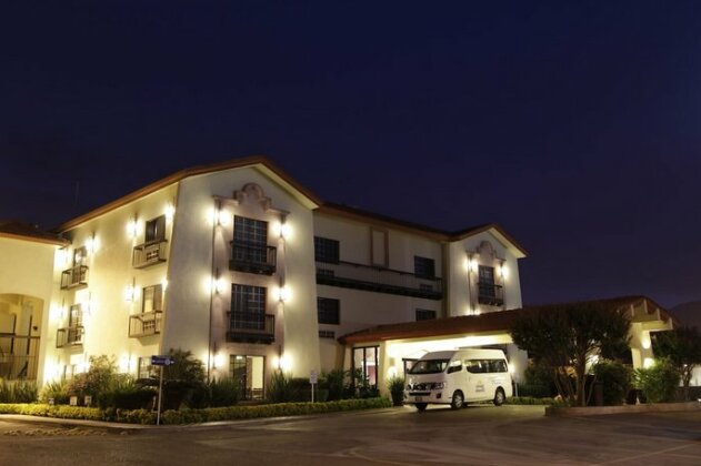 Quinta Dorada Hotel & Suites - Photo2