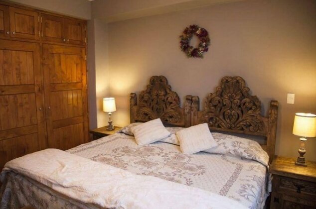 Tadeo Inn Bed & Breakfast