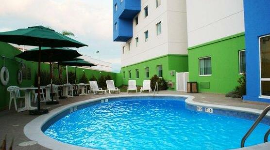 Holiday Inn Express & Suites Toluca Zona Aeropuerto - Photo3