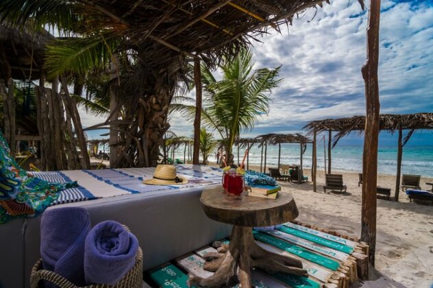 Aura Beach - Photo2