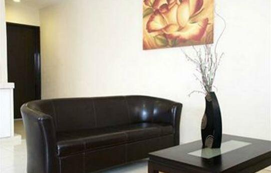 Hotel Nadet Suites - Photo4