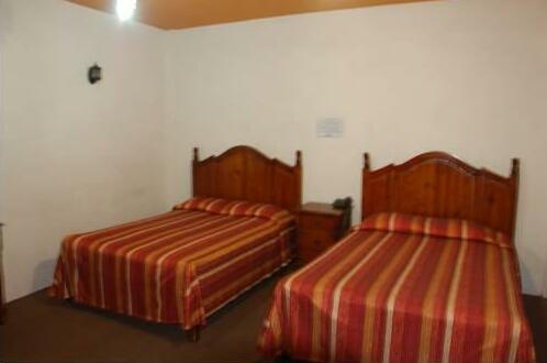Meson Real Hotel & Suites - Photo2