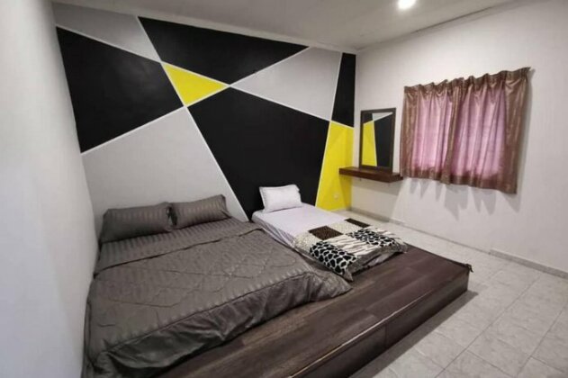 BESLA Homestay 5Rooms Villa @Famosa Resorts with private pool -newly refurbished - Photo3