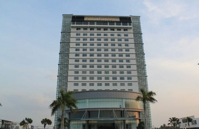 Grand Alora Hotel - Photo2