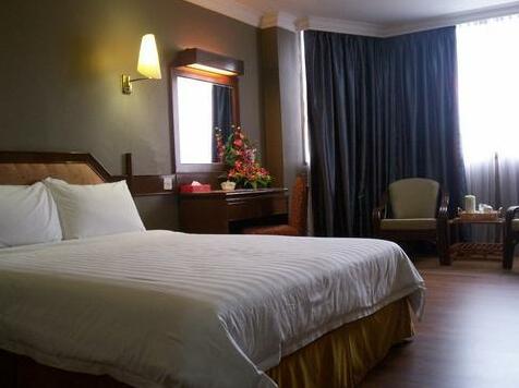 Hotel Grand Crystal - Photo3