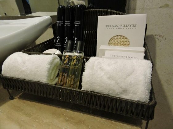 Royale Signature Hotel - Photo5