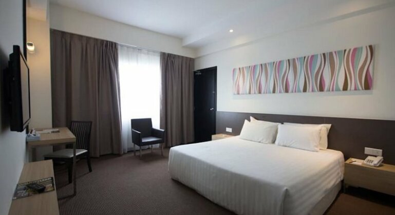 StarCity Hotel - Photo2