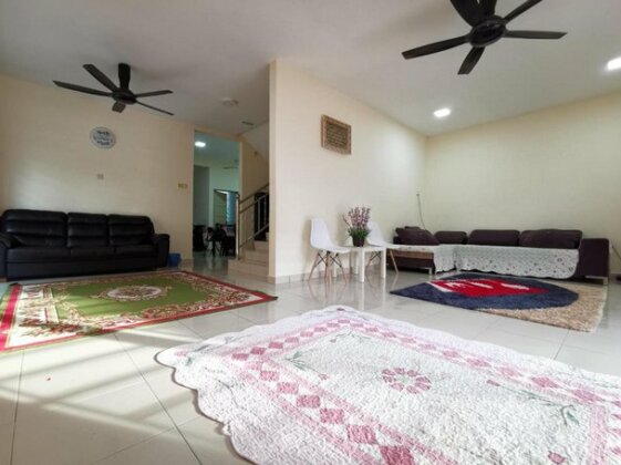 Zulfa Homestay Muslim Only - Photo2