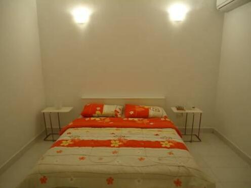 Red Door Apartments - Photo2