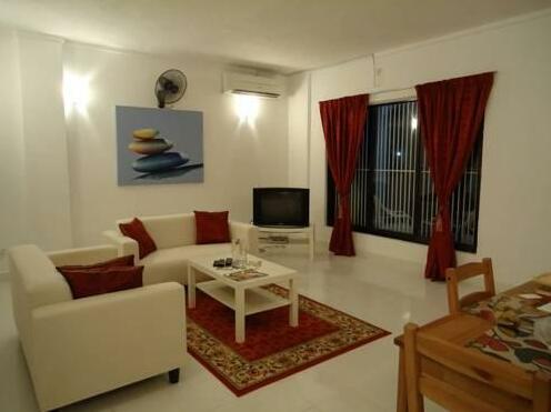 Red Door Apartments - Photo3