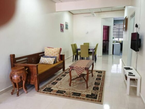 Auni & Auji Homestay Kemaman - Photo4