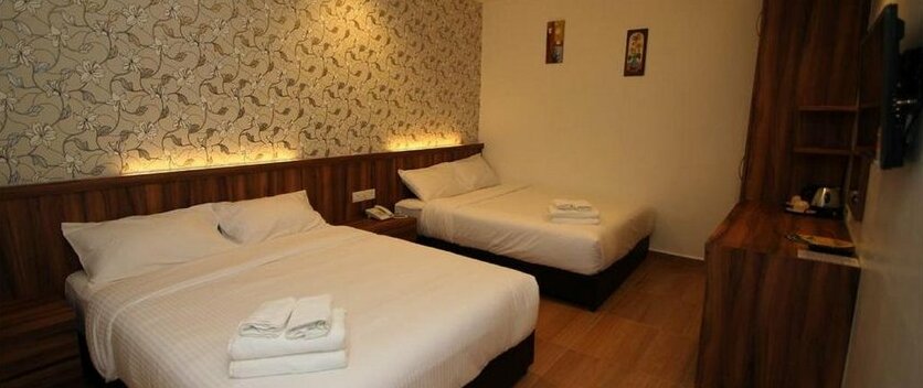 Century Inn Hotel - Photo4