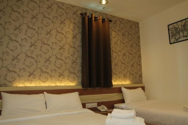 Century Inn Hotel - Photo5