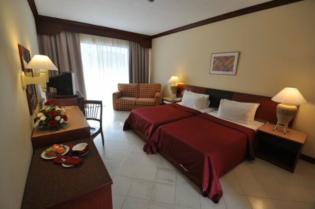 Legend Cherating Beach Resort - Photo4