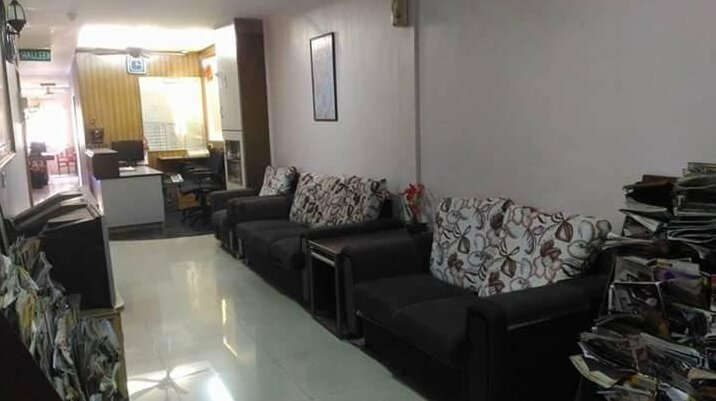New Budget Inn Hotel - Photo3
