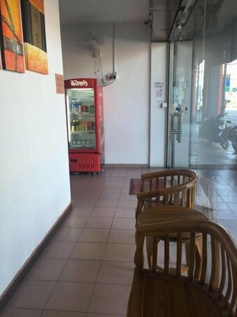 OYO 850 Gold Star Hotel - Photo2