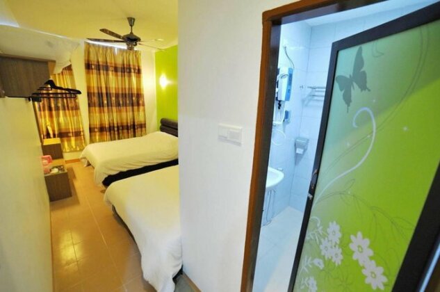 OYO 850 Gold Star Hotel - Photo3