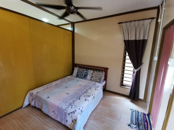 OYO 89873 Nurbayu Chalet - Photo2