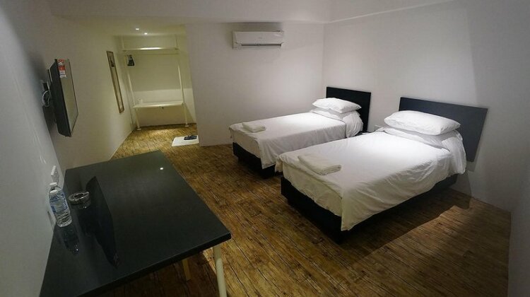 Riverine Garden Hotel - Photo5