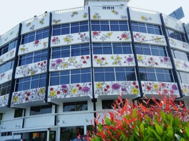 Riverine Garden Hotel
