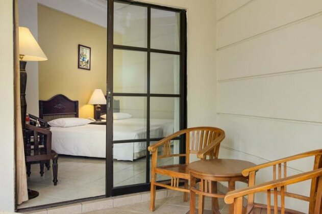 Suria Cherating Beach Resort - Photo4
