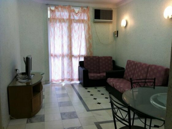 Bayu Emas Guesthouse Apartment - Photo5