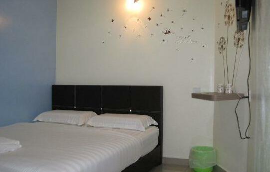 Max Inn Hotel - Photo5
