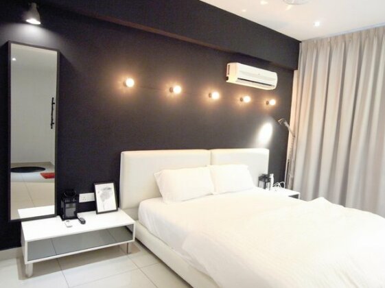 M23 Home Away - BLACK WHITE Designer Space - Photo4