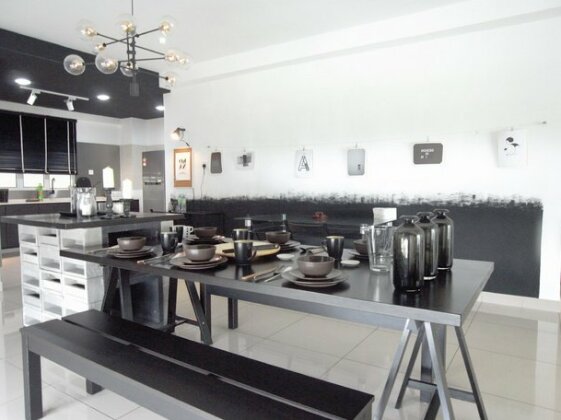 M23 Home Away - BLACK WHITE Designer Space - Photo5