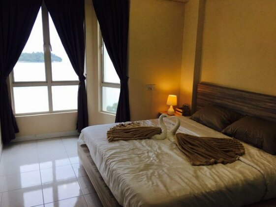 Seaview Comfy Condo nearby Queensbay Mall @8 ppl - Photo4