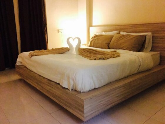 Seaview Comfy Condo nearby Queensbay Mall @8 ppl - Photo5