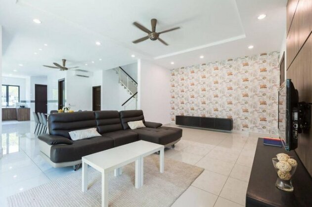 Spacious Nice Fitted Spice Villa - Photo4