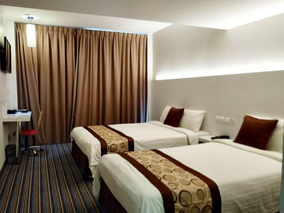 Riverfront Inn - Photo3
