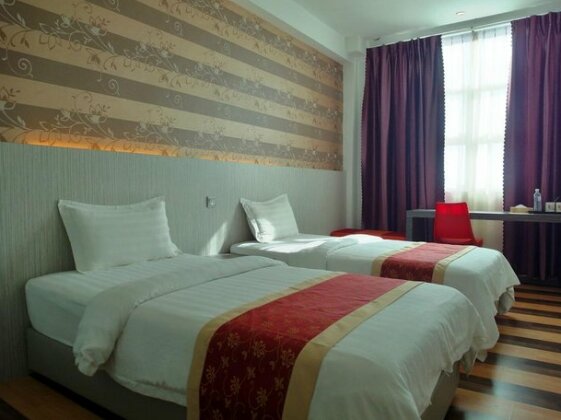Studio8 Inn - Photo2