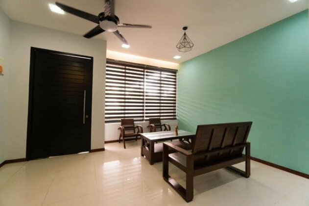 BDC Luxury Designer Home - Photo5
