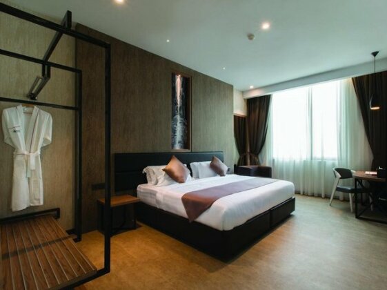 Iconic Hotel - Photo4