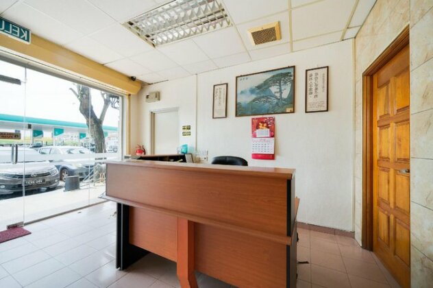 Oyo 89461 Cp Hotel - Photo3