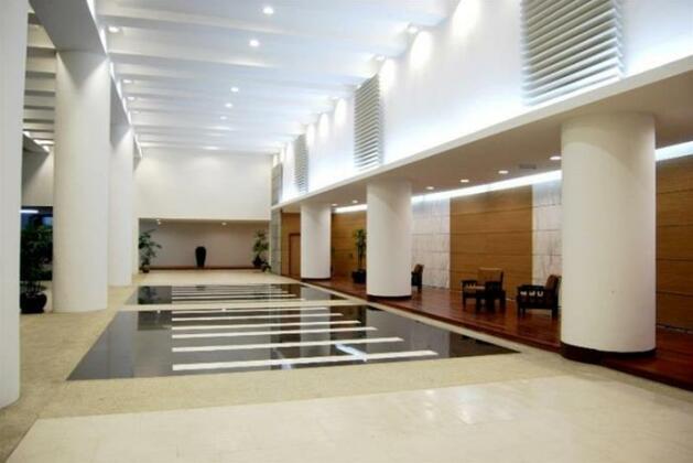Spacious Butterworth Condominium - Photo2