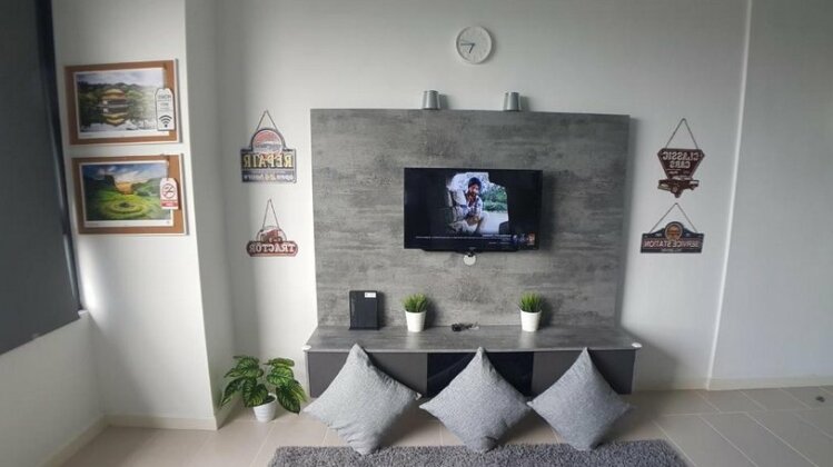 Relax with Netflix@Tamarind Suites - Photo2