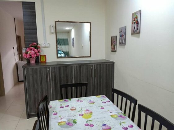 Gambang Homestay Aleesya - Photo4