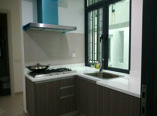 Luxury Waterfront Condominium - Photo4
