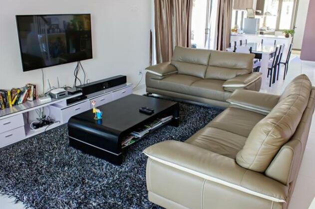 R Residence - Photo5