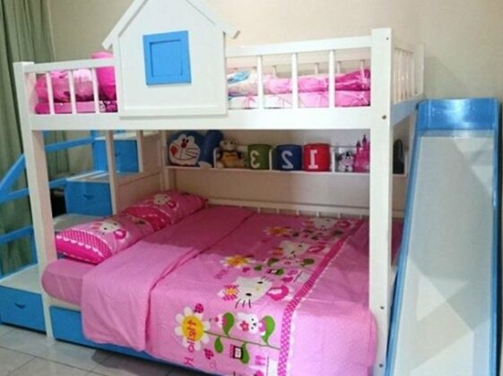 5 Star Location Condo - Photo2