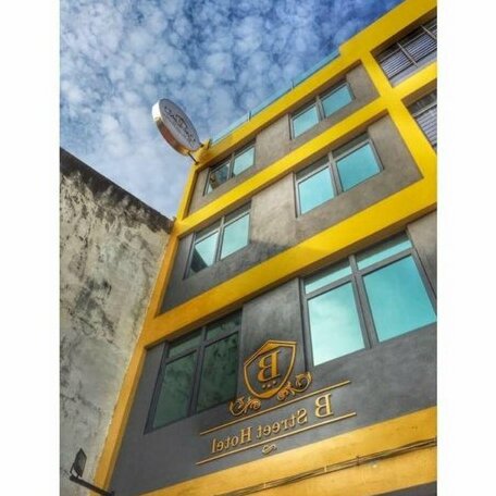 B Street Hotel - Photo3