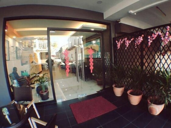 B Street Hotel - Photo4