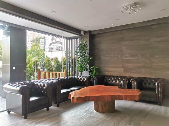 Frame Hotel - Photo5