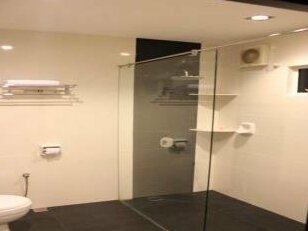 Gurney Luxe Inn - Photo4