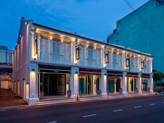 Hutton Suites Hotel - Photo2
