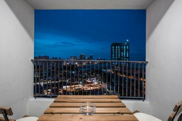 Landmark Seaview Suite - Photo4